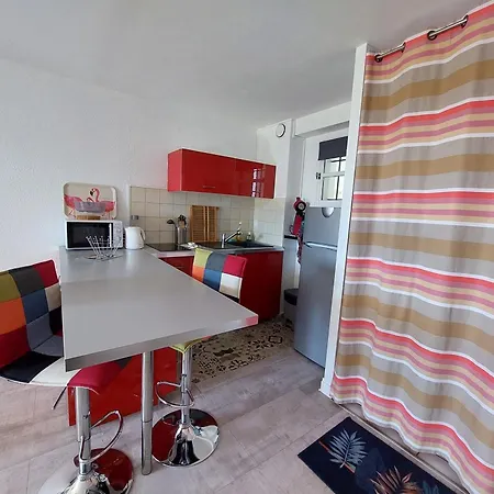 Vaux-sur-mer, 2 Pieces, 4 Personnes - Fr-1-550-76 Appartement
